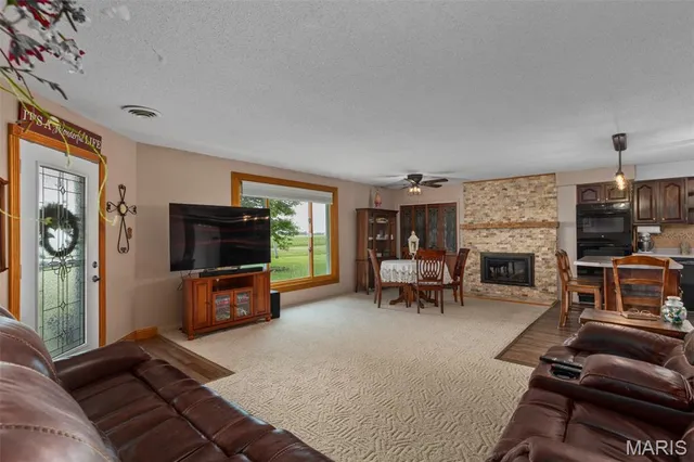 $360,000 | 900 Montana Street, Gillespie, IL 62033