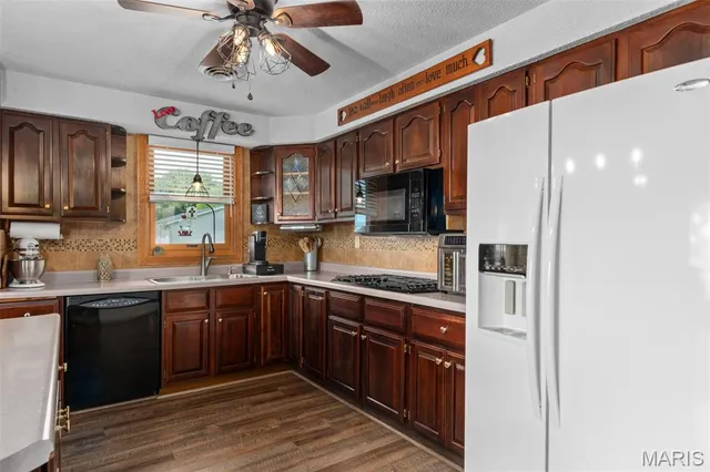 $360,000 | 900 Montana Street, Gillespie, IL 62033