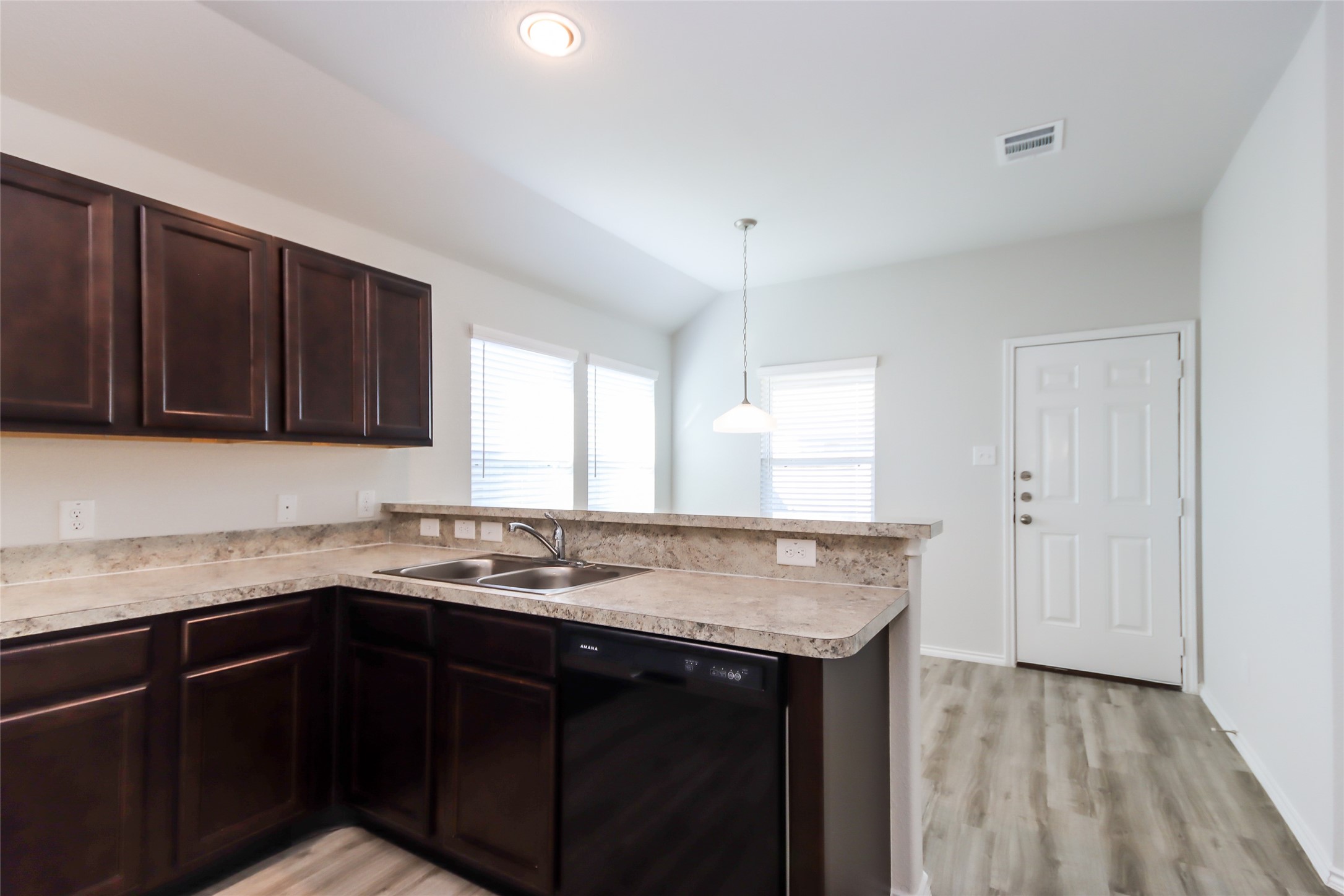17327 Cuthbert Street Humble, TX 77346 - Photo 6 of 16 Photos may be representative of the floor plan and not the exact home. Finishes, layout, and features of the actual property for lease may vary.