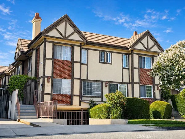 $725,000 | 361 Salem Street, Unit 2, Glendale, CA 91203