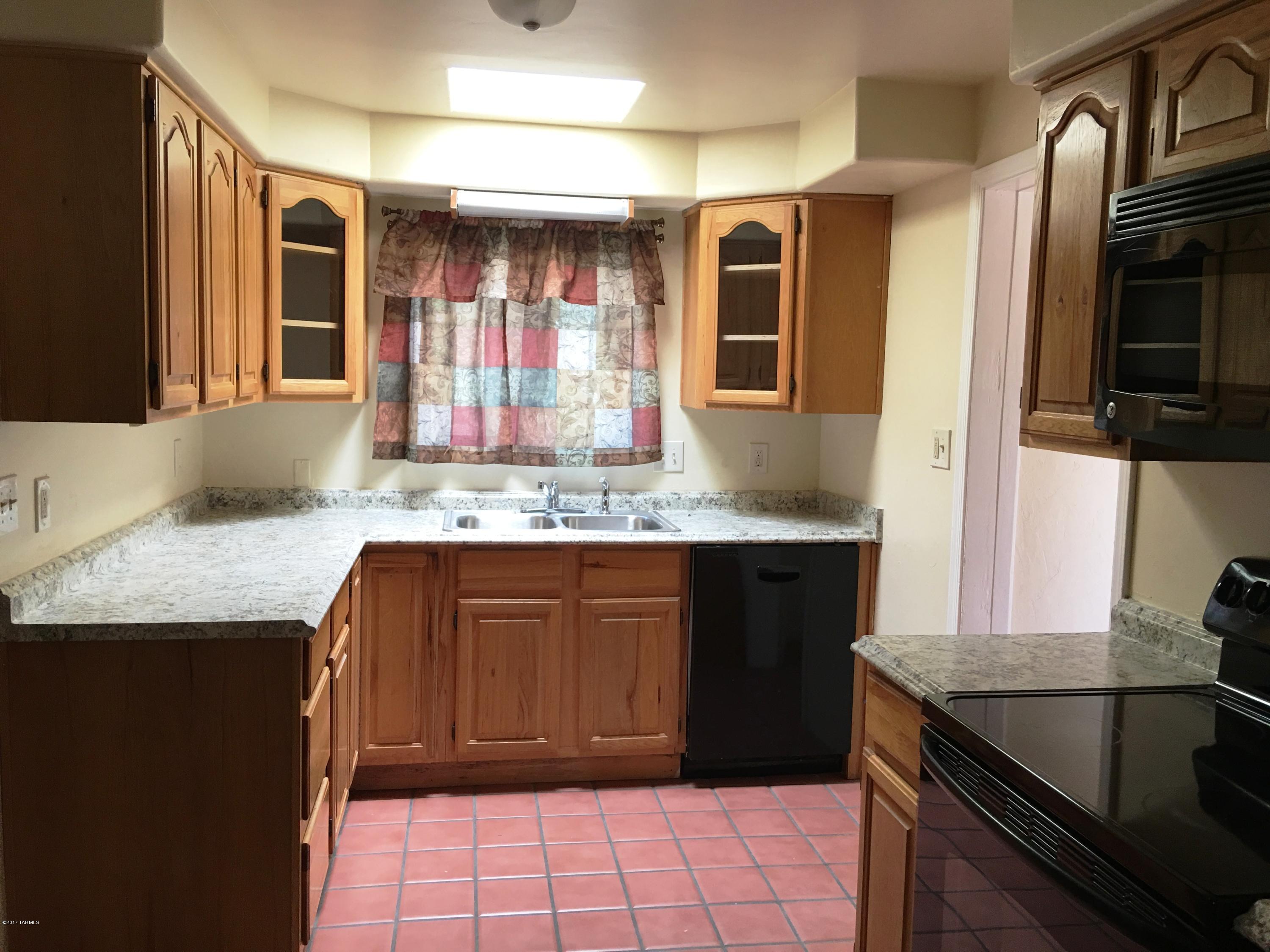 526 East Pastime Road Tucson, AZ 85705 - Photo 3 of 15