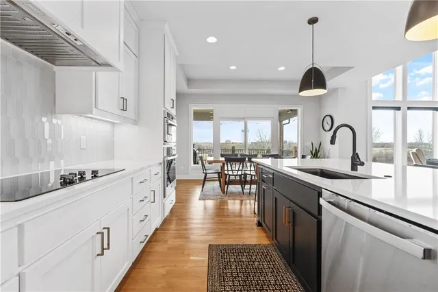 $950,000 | 14616 Aspen Circle, Basehor, KS 66007