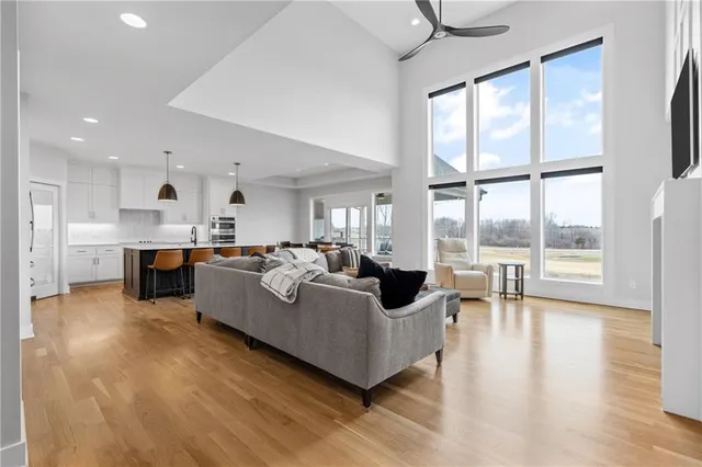 $950,000 | 14616 Aspen Circle, Basehor, KS 66007