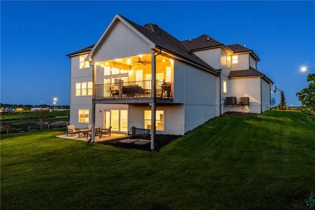 $950,000 | 14616 Aspen Circle, Basehor, KS 66007