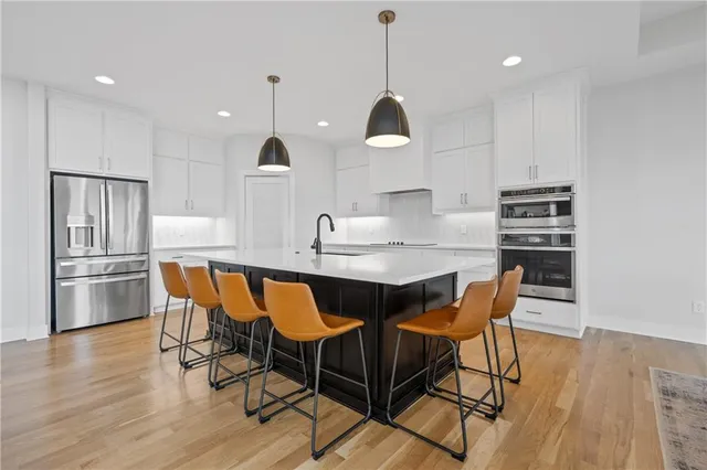 $950,000 | 14616 Aspen Circle, Basehor, KS 66007