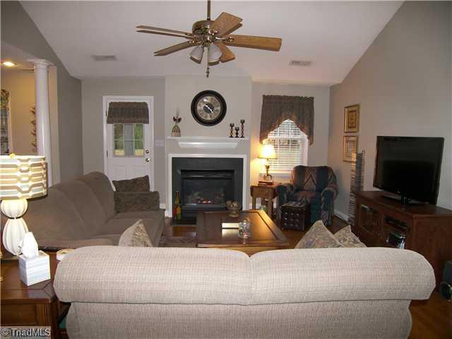 444 Hicks Road Lexington, NC 27295 - Photo 4 of 12 Living Room.