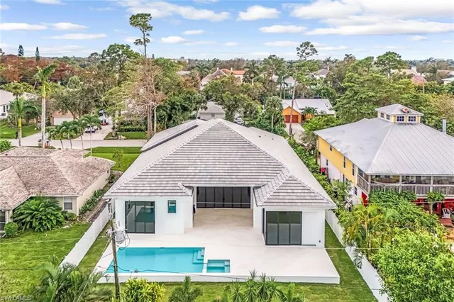 $2,995,000 | 1317 Cypress Woods Drive, Naples, FL 34103