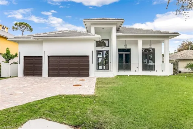 $2,995,000 | 1317 Cypress Woods Drive, Naples, FL 34103