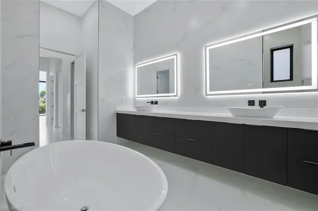 $2,995,000 | 1317 Cypress Woods Drive, Naples, FL 34103