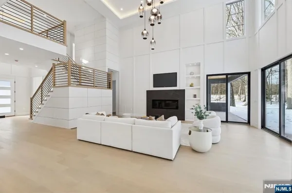 $2,499,999 | 308 Spring Lane, Haworth, NJ 07641
