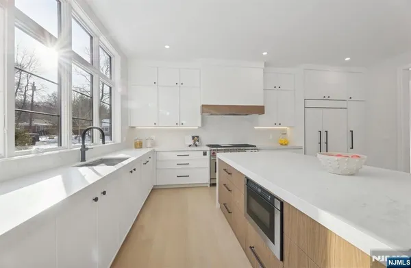 $2,499,999 | 308 Spring Lane, Haworth, NJ 07641
