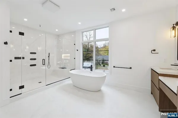 $2,499,999 | 308 Spring Lane, Haworth, NJ 07641