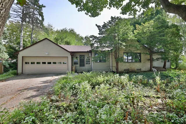 $369,900 | 713 Redland Drive, Madison, WI 53714