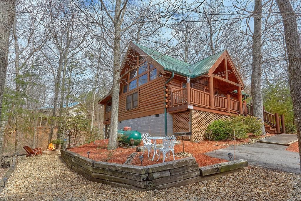 2421 Ridgehigh Pass Sevierville, TN 37876 - Photo 2 of 27