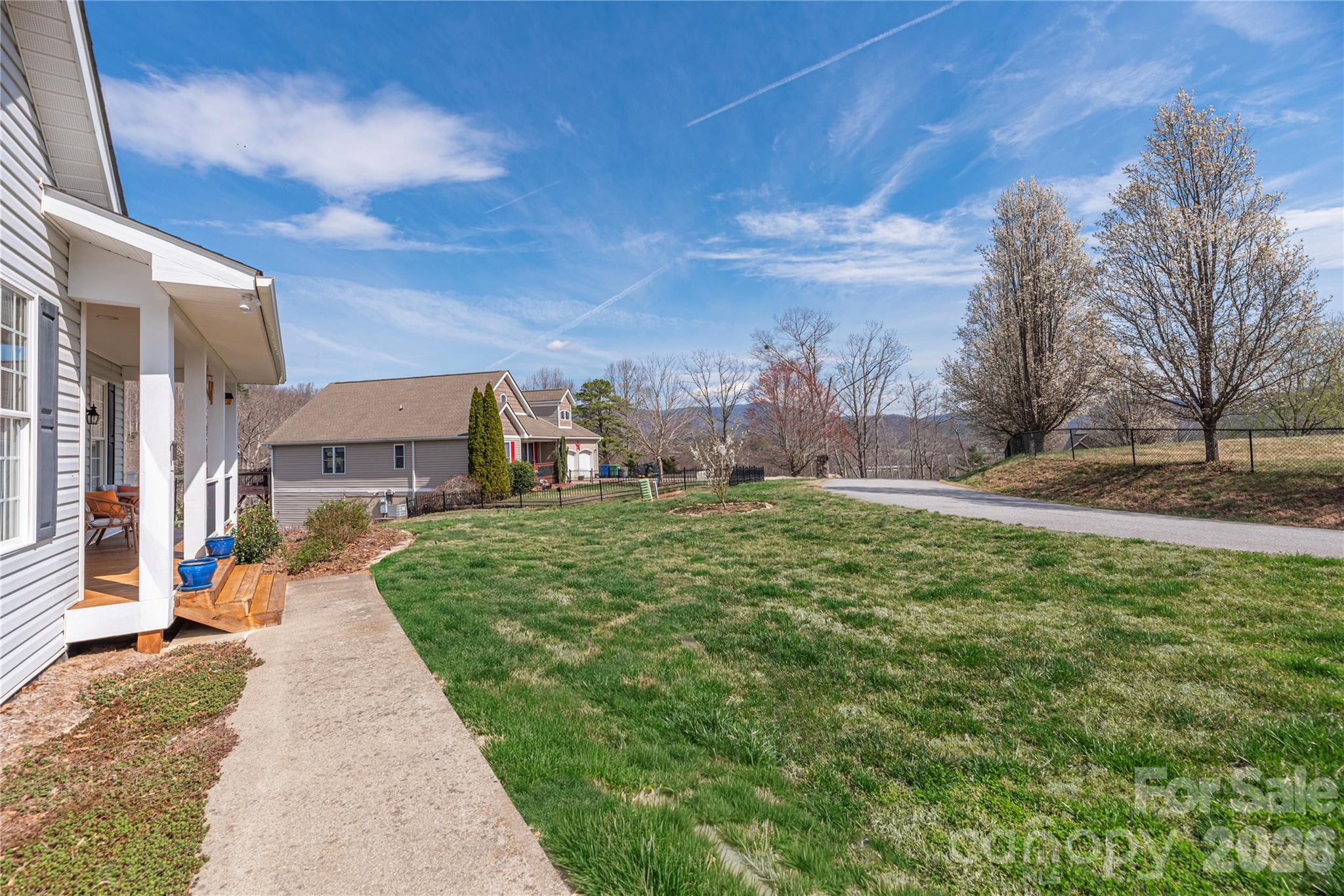 11 Briar Ridge Drive Fairview, NC 28730 - Photo 4 of 40