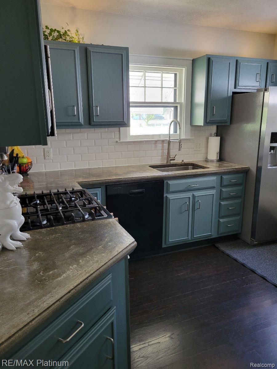 910 Dryer Farm Road Lansing, MI 48917 - Photo 9 of 25 Gallery Image 9