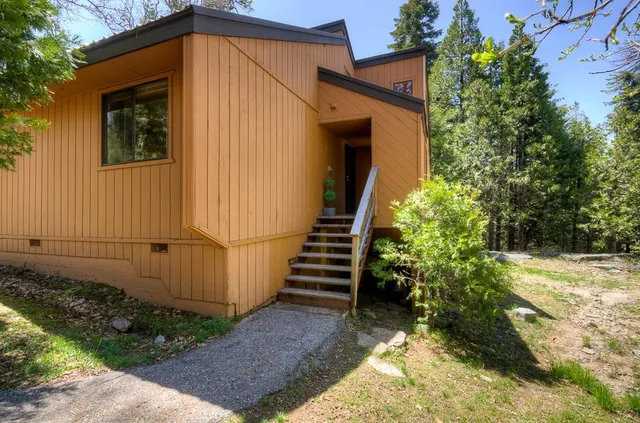 $275,000 | 40662 Village Pass Lane, Shaver Lake, CA 93664