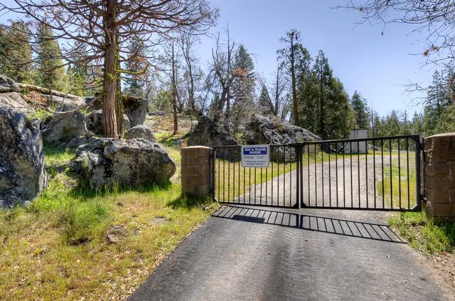 $275,000 | 40662 Village Pass Lane, Shaver Lake, CA 93664