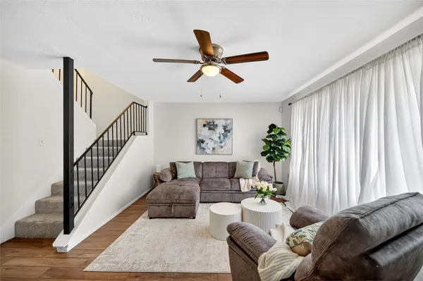 $1,400 | 6975 Chasewood Drive, Houston, TX 77489