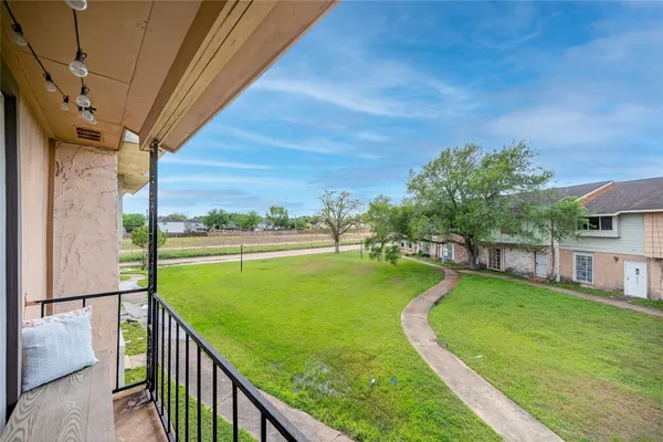 $1,400 | 6975 Chasewood Drive, Houston, TX 77489