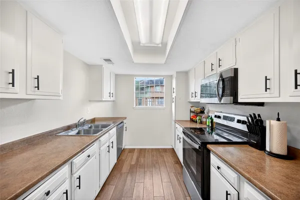 $1,400 | 6975 Chasewood Drive, Houston, TX 77489