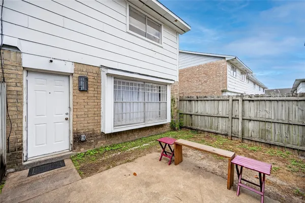 $1,400 | 6975 Chasewood Drive, Houston, TX 77489