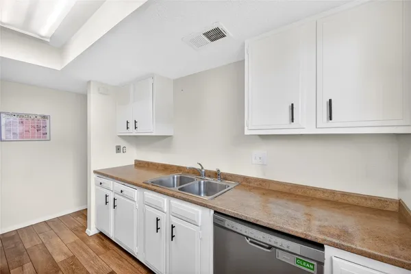 $1,400 | 6975 Chasewood Drive, Houston, TX 77489