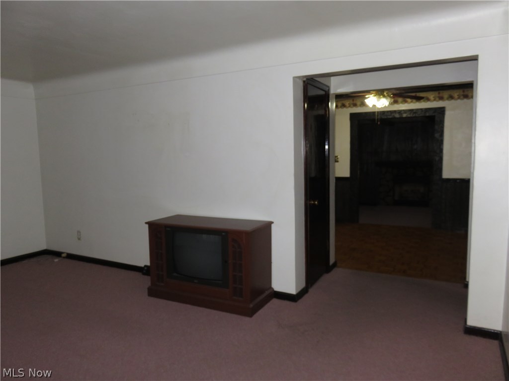 4707 New Road Youngstown, OH 44515 - Photo 4 of 31 Gallery Image 4