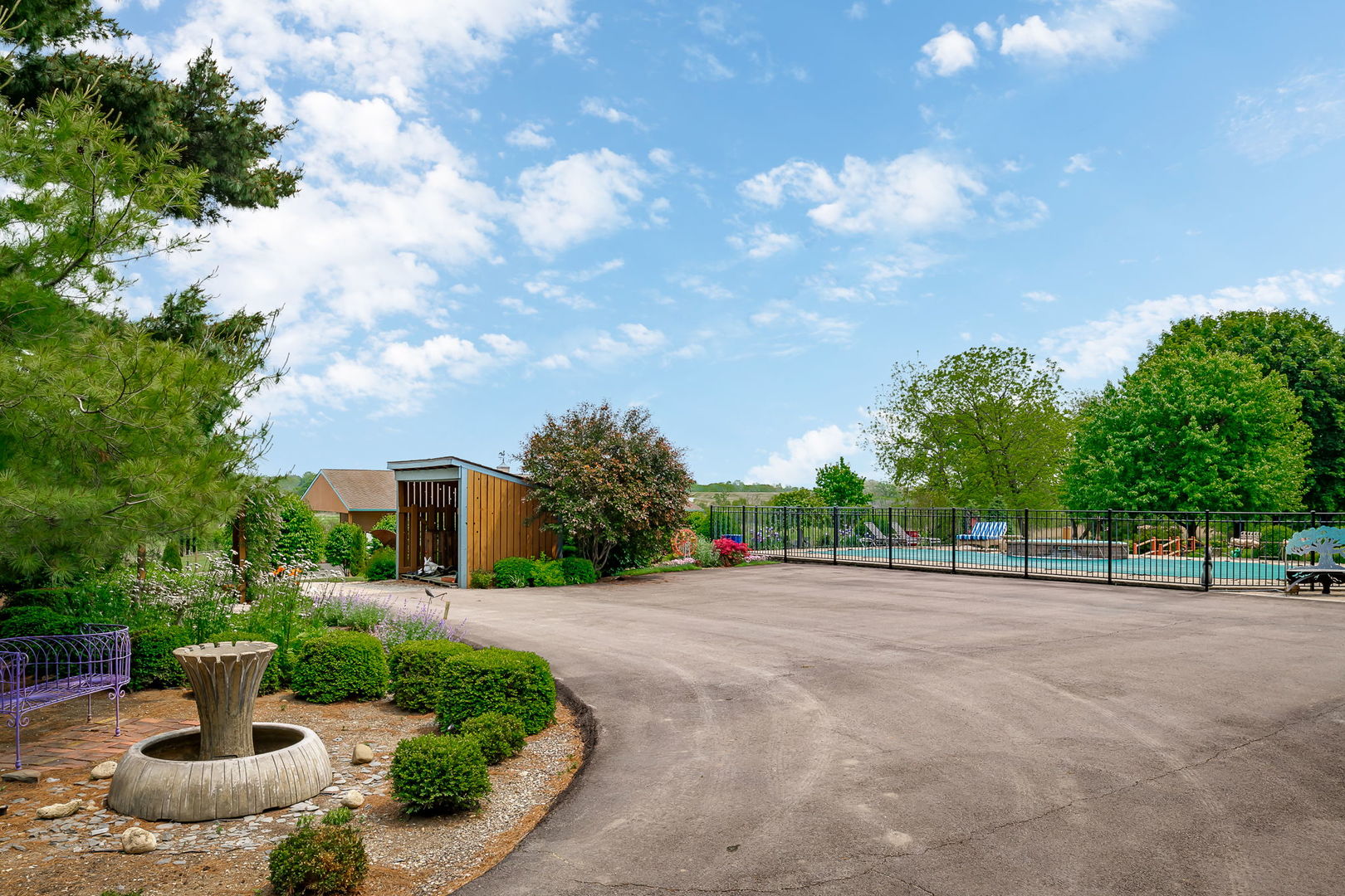 29295 North Callahan Road Wauconda, IL 60084 - Photo 20 of 45 a front view of a house with garden