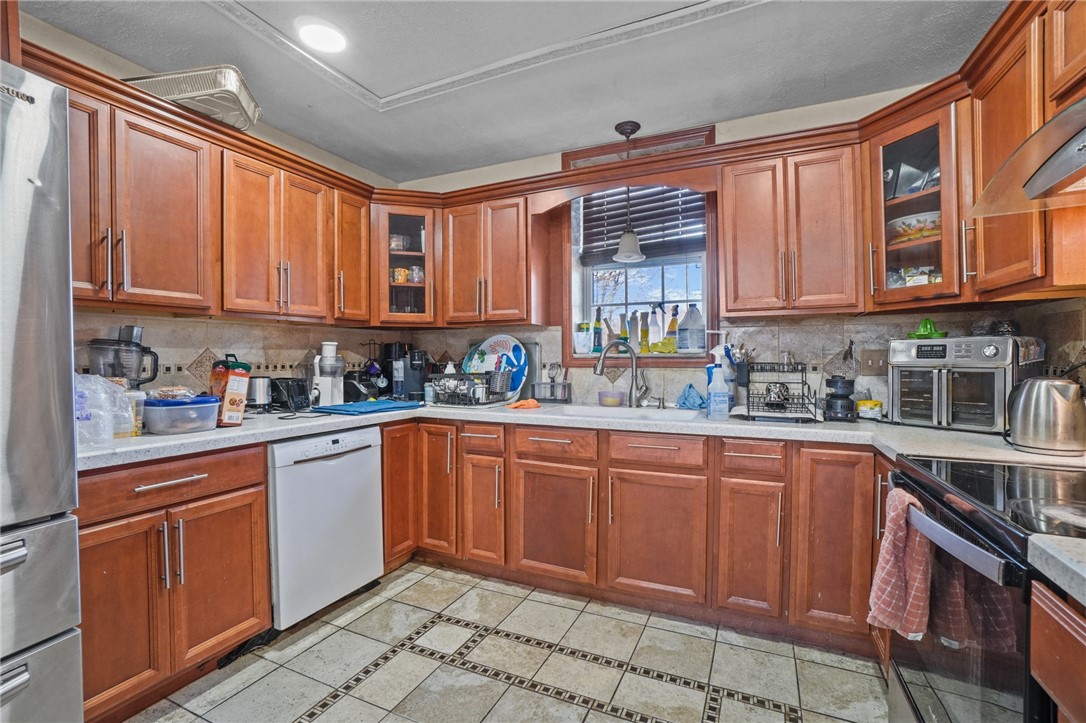 48 Cedar Street Johnston, RI 02919 - Photo 16 of 41