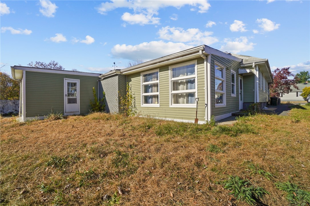 48 Cedar Street Johnston, RI 02919 - Photo 7 of 41
