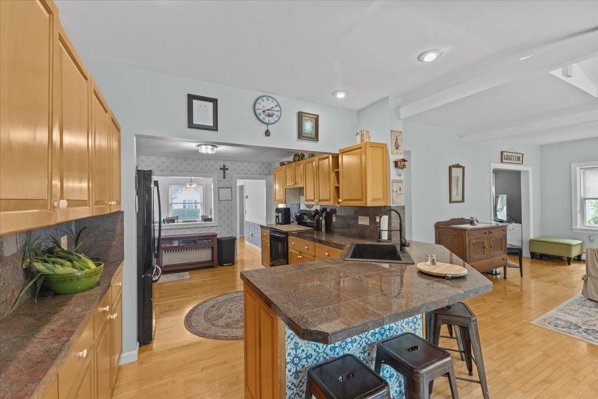 29 Beverly Court St. Albans, VT 05478 - Photo 2 of 41