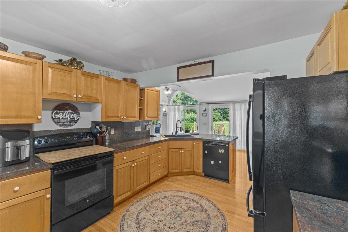 29 Beverly Court St. Albans, VT 05478 - Photo 4 of 41