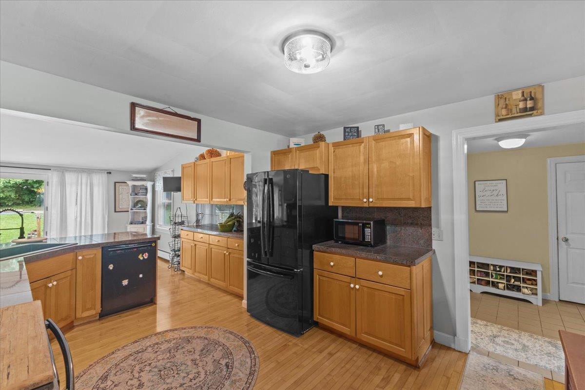 29 Beverly Court St. Albans, VT 05478 - Photo 5 of 41