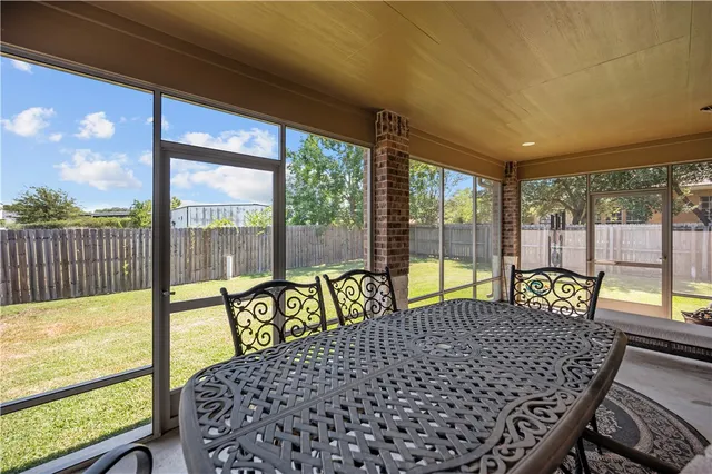 $439,000 | 600 Olde Oaks Circle, Madisonville, TX 77864