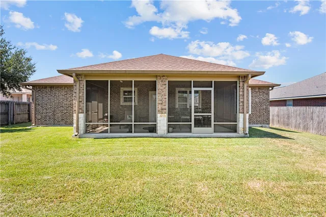 $439,000 | 600 Olde Oaks Circle, Madisonville, TX 77864