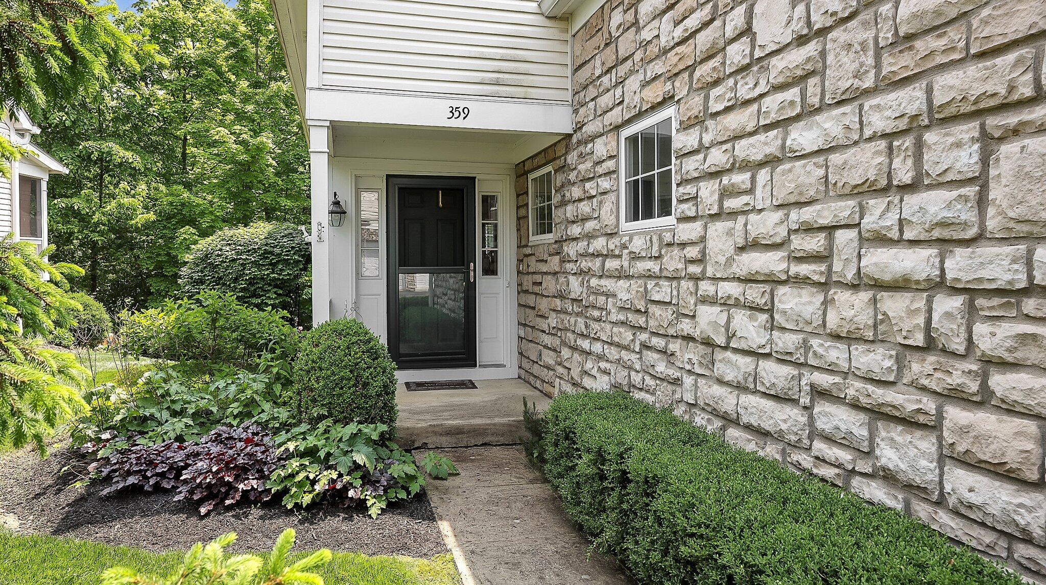 359 Sycamore Ridge Way Columbus, OH 43230 - Photo 3 of 34 2-web-or-mls-359-sycamore-ridge-way