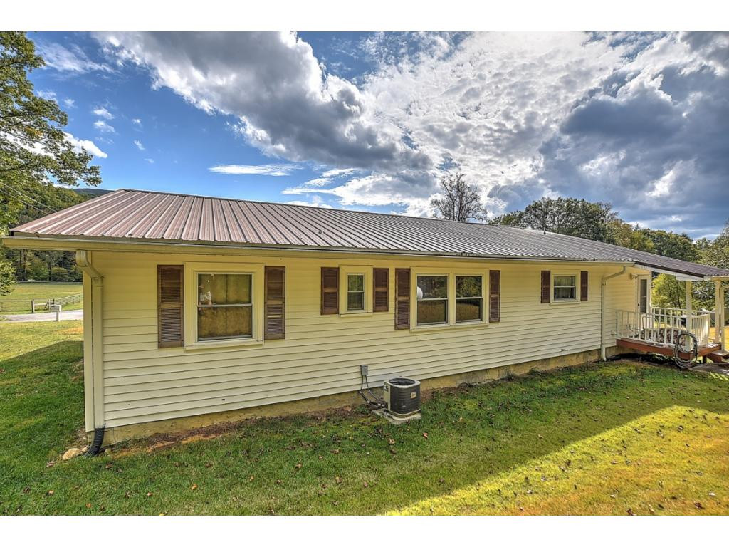 111 Jackson Road Unicoi, TN 37692 - Photo 28 of 33 Photo 28