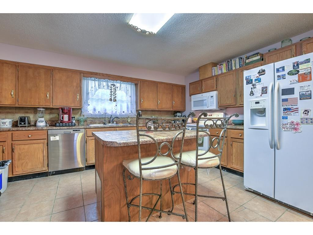 111 Jackson Road Unicoi, TN 37692 - Photo 3 of 33 Large EatIn Kitchen