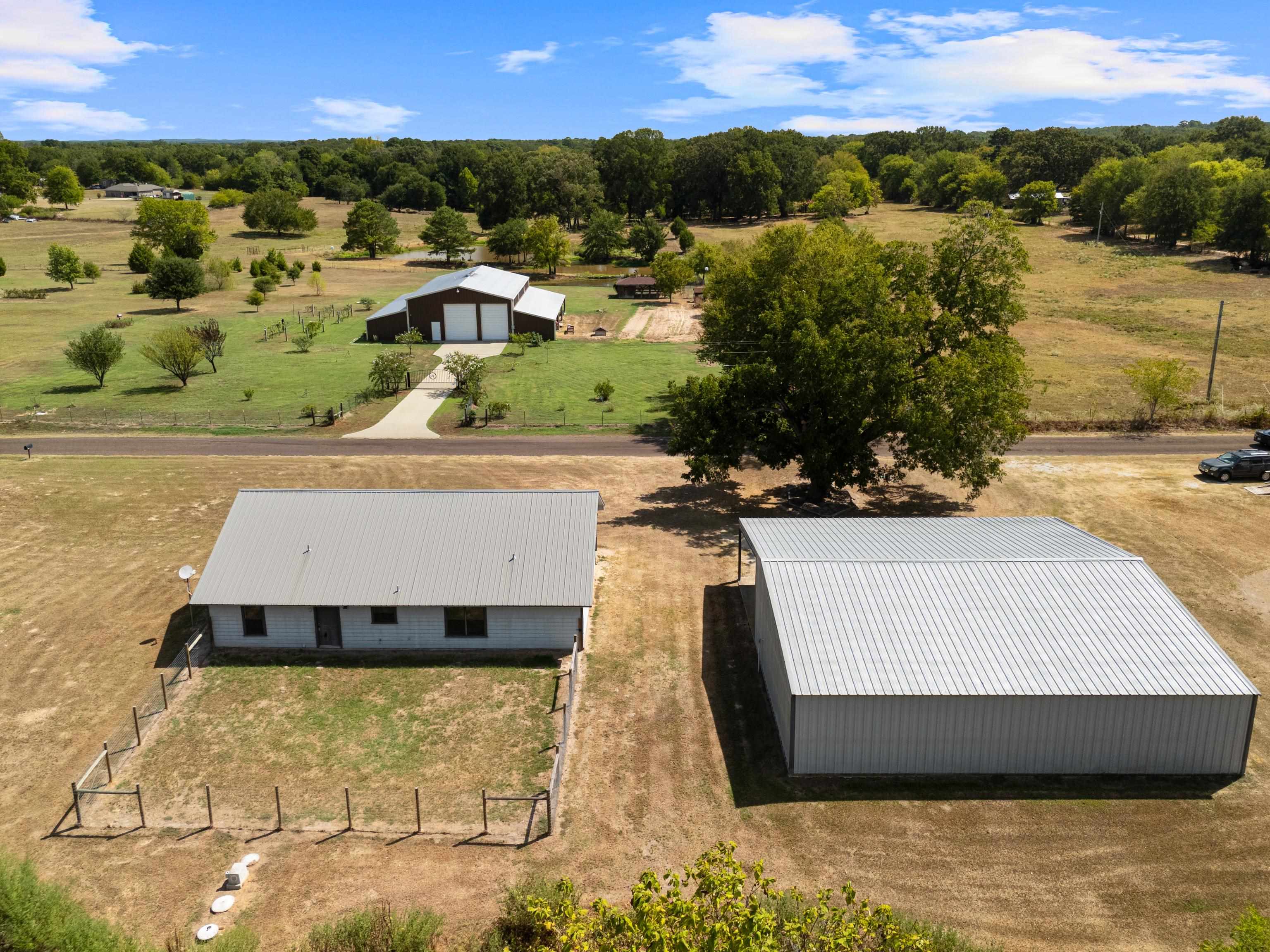 2044 Cardinal Road Gilmer, TX 75645 - Photo 9 of 42 Gallery Image 9