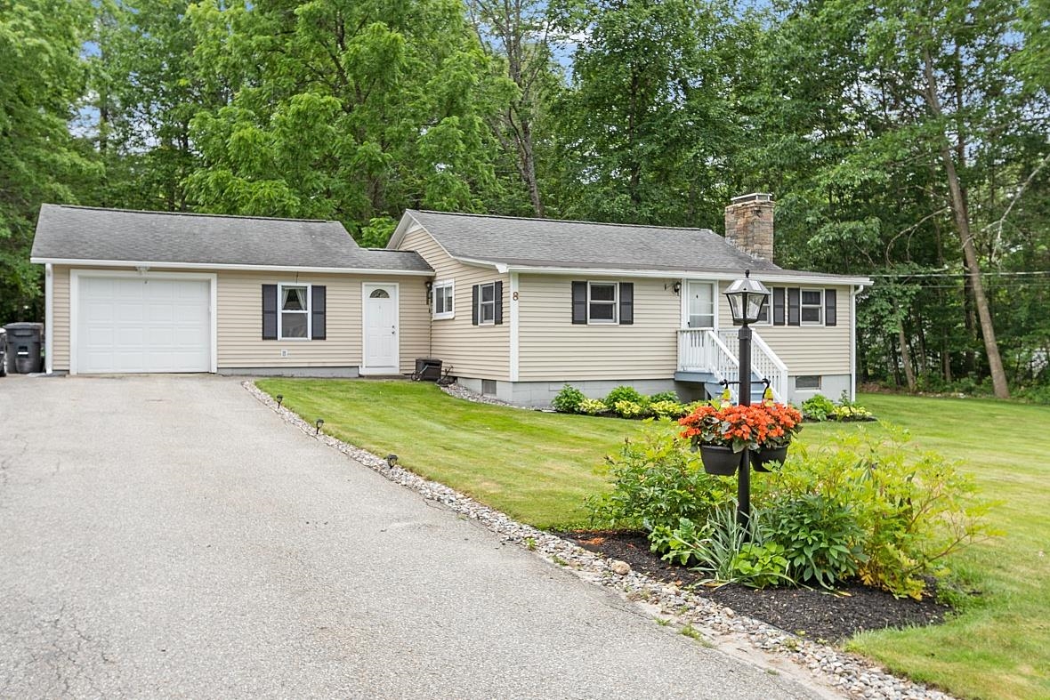 8 Carter Road Merrimack, NH 03054 - Photo 3 of 40