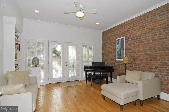 1321 35th Street Northwest Washington, DC 20007 - Photo 5 of 26 Living Room