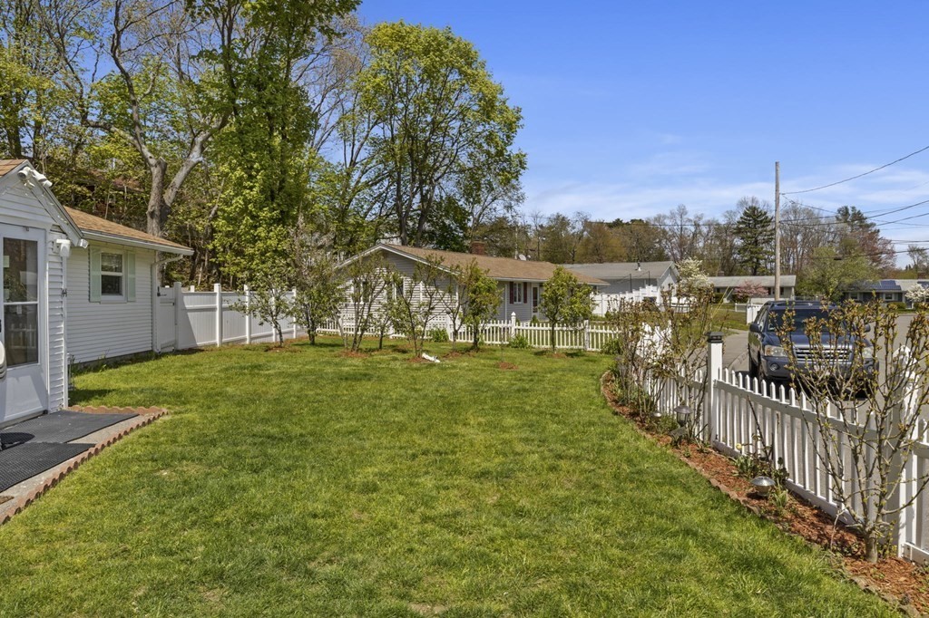 44 McAuliffe Road Randolph, MA 02368 - Photo 2 of 16 Gallery Image 2