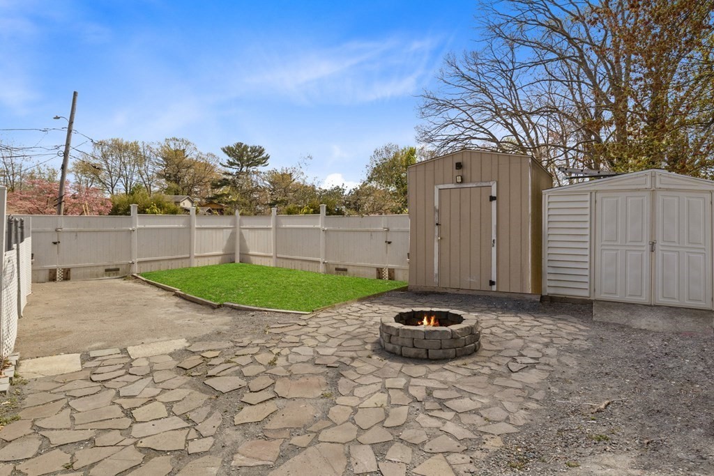 44 McAuliffe Road Randolph, MA 02368 - Photo 3 of 16 Gallery Image 3