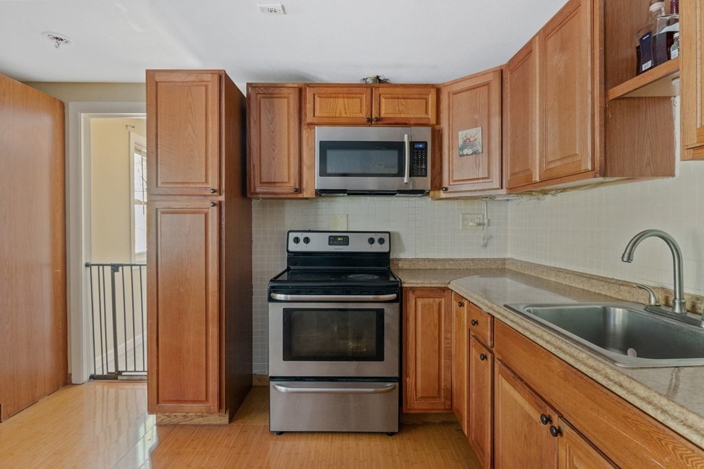 44 McAuliffe Road Randolph, MA 02368 - Photo 7 of 16 Gallery Image 7