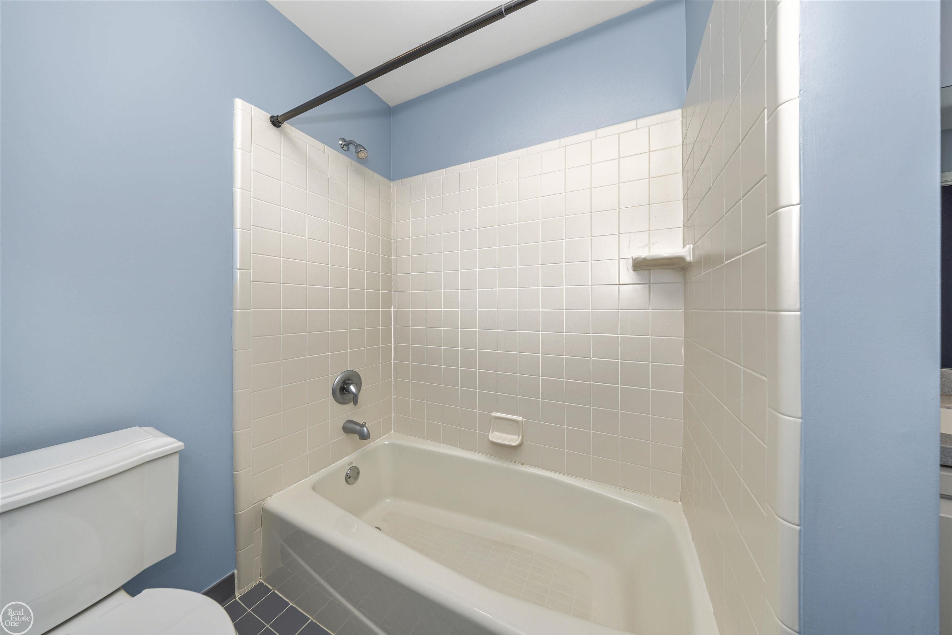 3582 Windingbrook Circle Rochester Hills, MI 48309 - Photo 40 of 60 Gallery Image 40