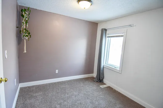 $75,000 | 1009 Dewey Avenue North, Thief River Falls, MN 56701