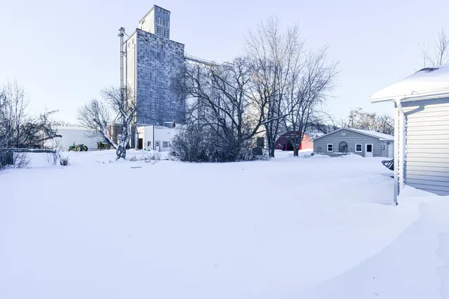 $75,000 | 1009 Dewey Avenue North, Thief River Falls, MN 56701