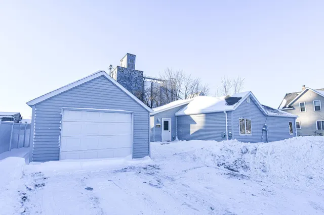 $75,000 | 1009 Dewey Avenue North, Thief River Falls, MN 56701