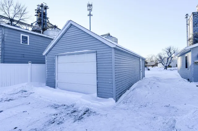 $75,000 | 1009 Dewey Avenue North, Thief River Falls, MN 56701